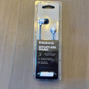 NWOT Skullcandy Effortless Sound